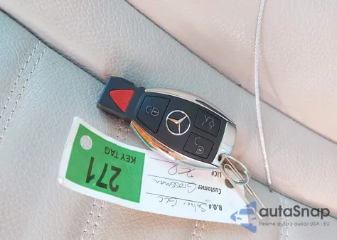 2017 Mercedes-Benz Glc 300 4Matic z USA, uszkodzony, nr VIN WDC0G4KB9HV007295